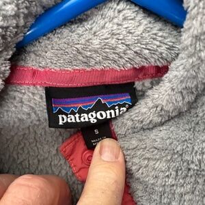 Patagonia girls sweaters